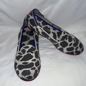 Like New Girls Rothy’s Gray Leopard Size 1
